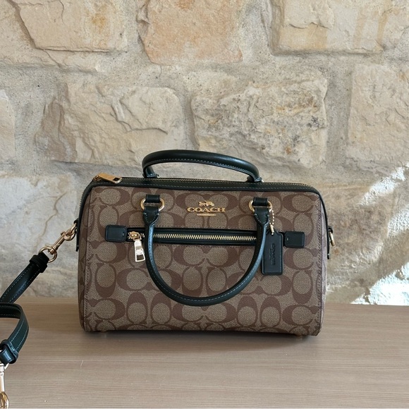 Coach - Picture 4 of 13